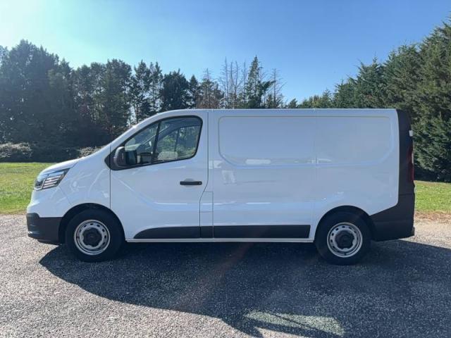 Renault Trafic image 2