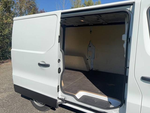 Renault Trafic image 9