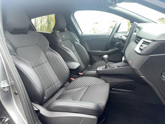 Renault Clio image 2