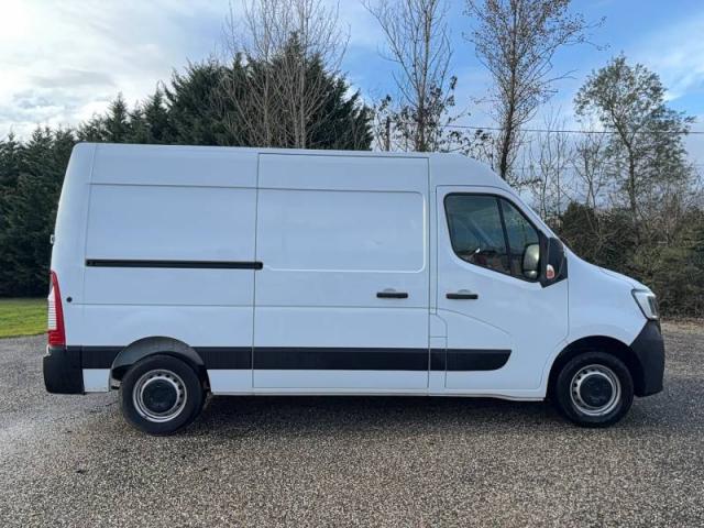 Renault Master image 2
