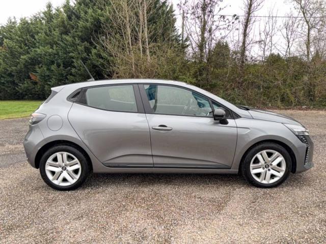 Renault Clio image 2