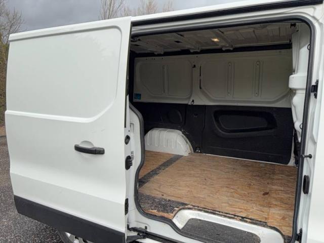 Renault Trafic image 9