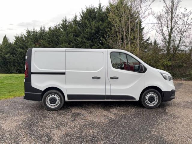 Renault Trafic image 1