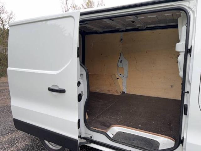 Renault Trafic image 2