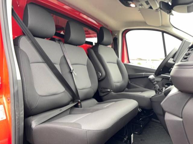 Renault Trafic image 1