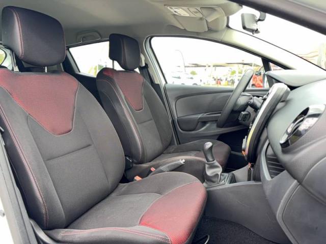 Renault Clio image 8