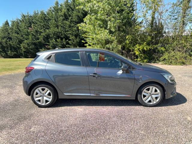 Renault Clio image 2