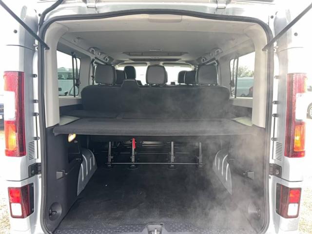 Renault Trafic image 2