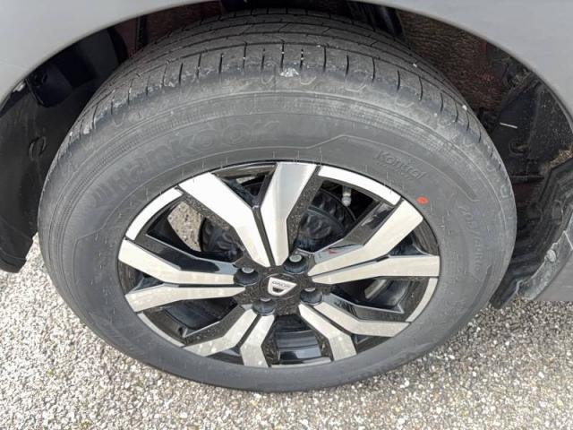 Dacia Sandero image 2