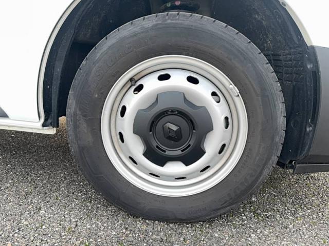 Renault Trafic image 2