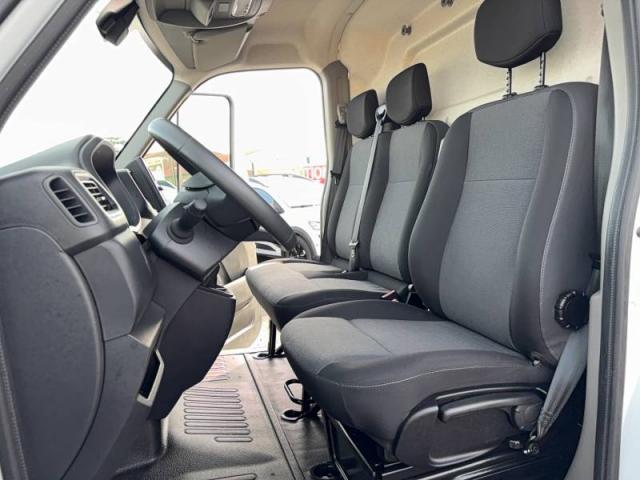 Renault Master image 3