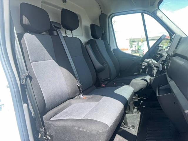 Renault Master image 9