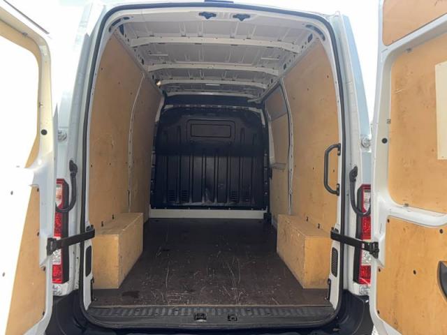 Renault Master image 2
