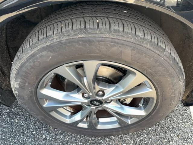 Ford Kuga image 2