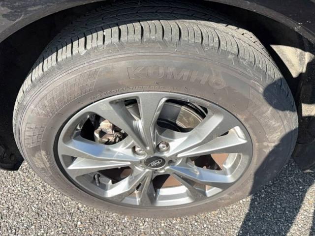 Ford Kuga image 4