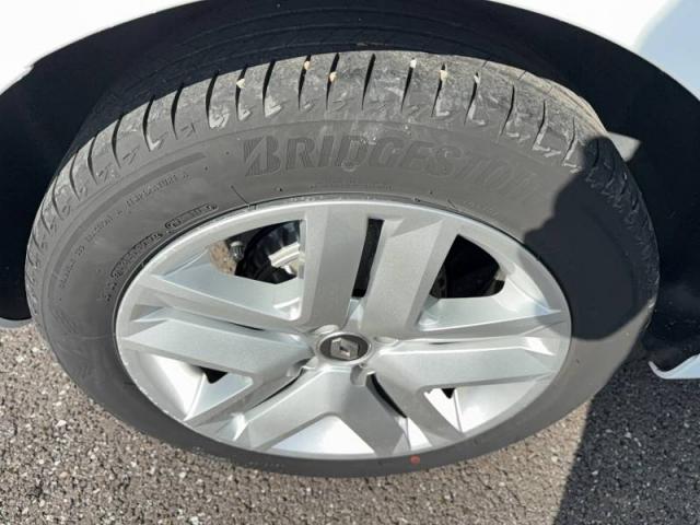 Renault Clio image 9