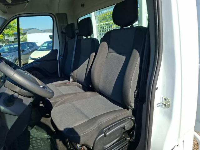 Renault Master image 2