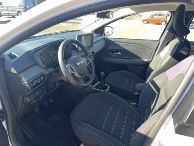 Dacia Sandero image 1
