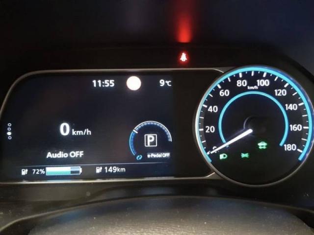 Nissan Leaf image 5
