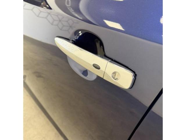 Nissan Leaf image 1