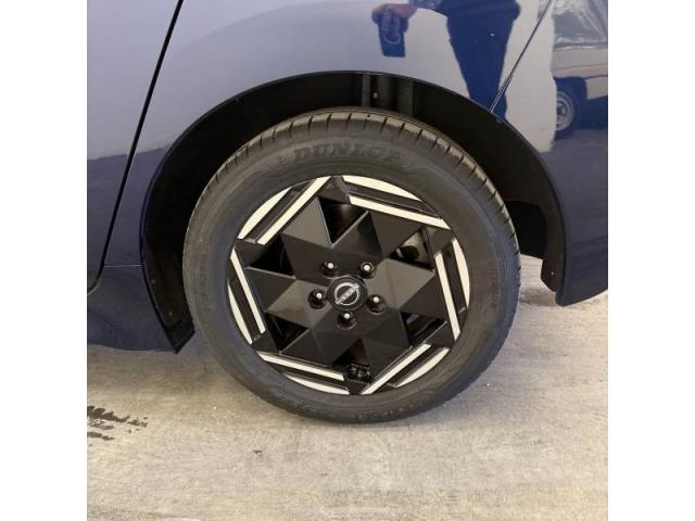 Nissan Leaf image 7