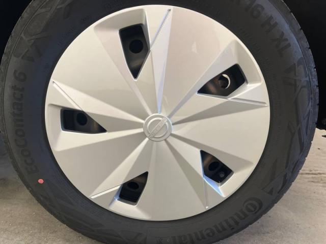 Nissan Townstar image 8