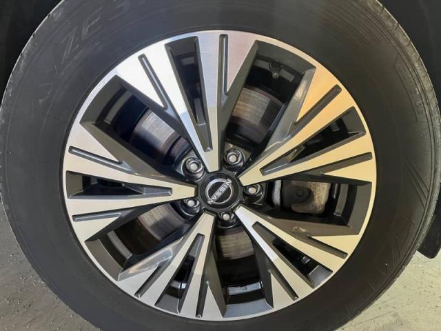 Nissan X-Trail image 2