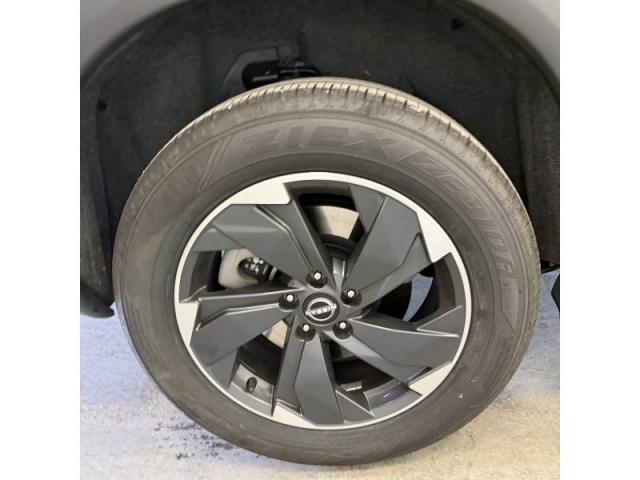 Nissan X-Trail image 1
