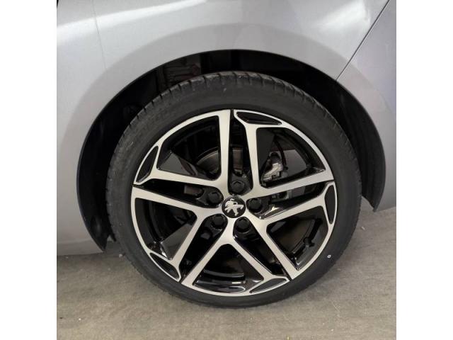 Peugeot 308 image 8