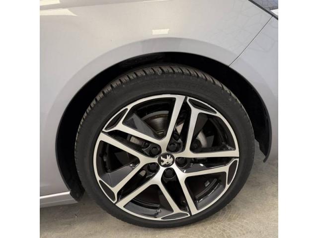 Peugeot 308 image 1