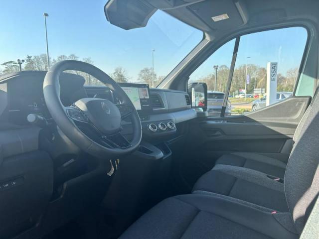 Renault Master image 2