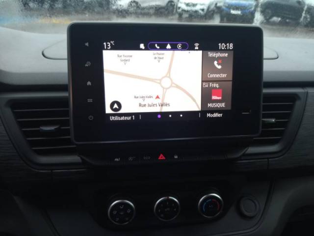 Renault Trafic image 2