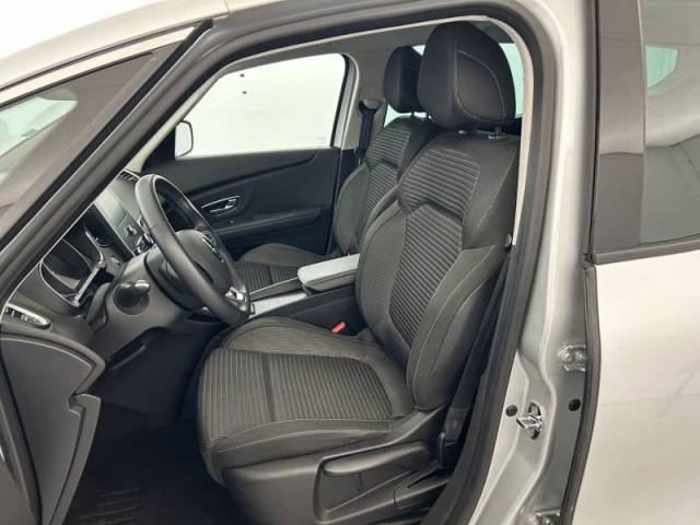 Renault Grand Scénic image 2