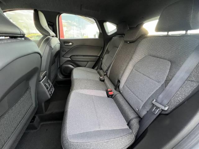 Renault Captur image 1