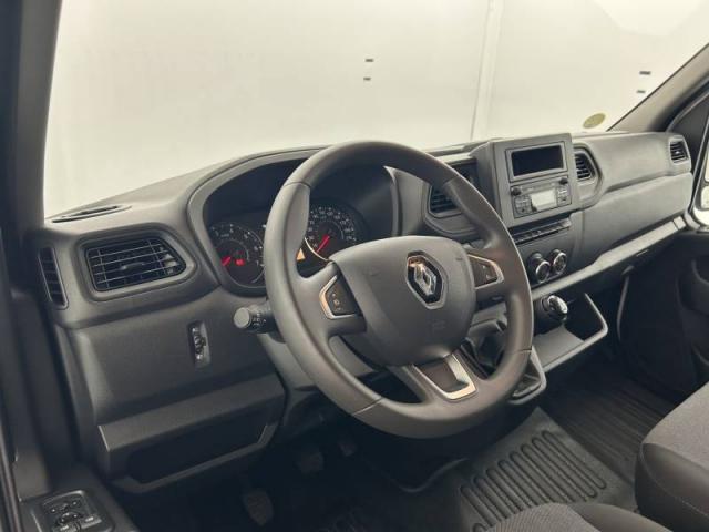 Renault Master image 1