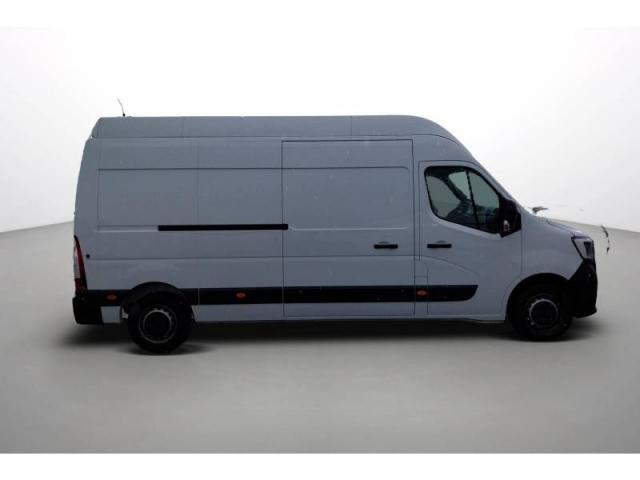 Renault Master image 2