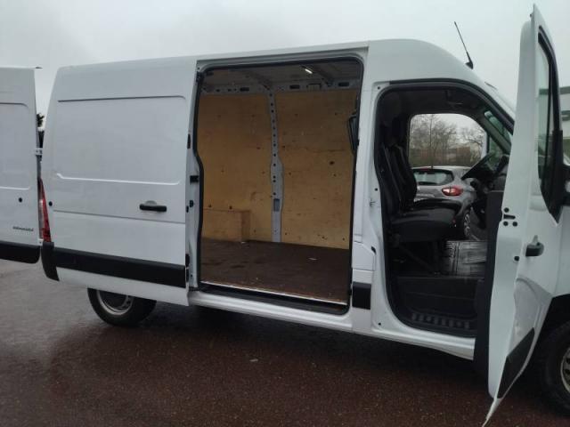 Renault Master image 2