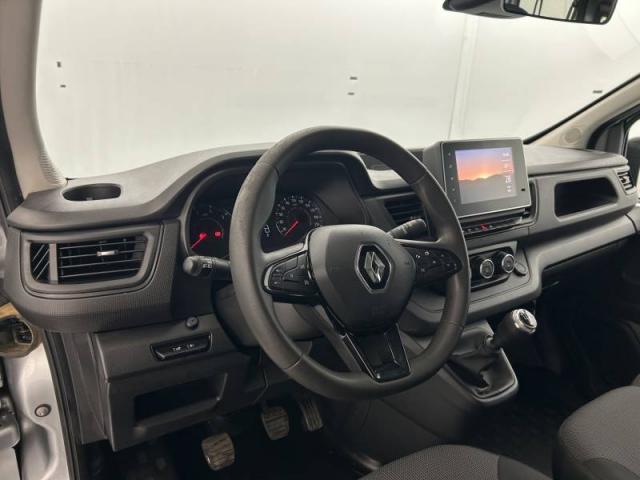 Renault Trafic image 1