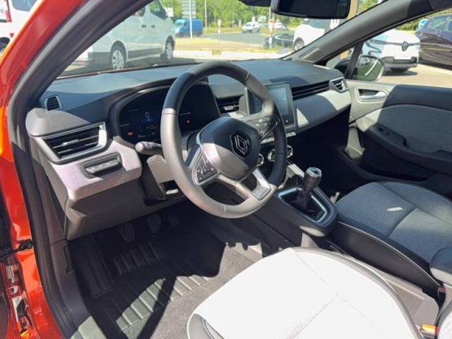 Renault Clio image 2