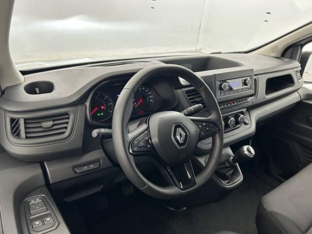 Renault Trafic image 1