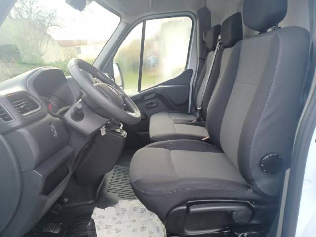 Renault Master image 1