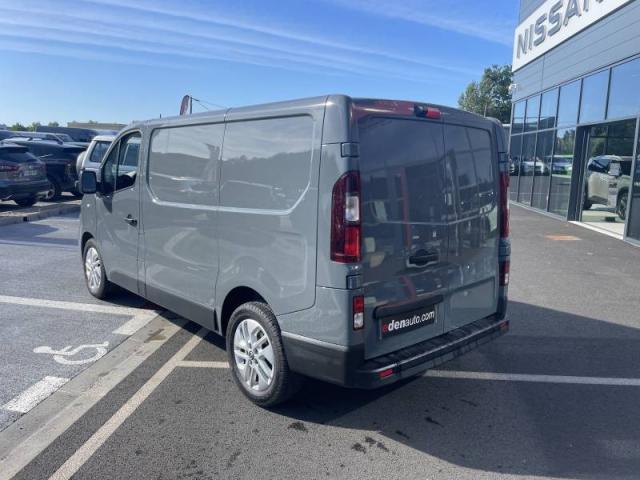 Nissan Nv300 image 2