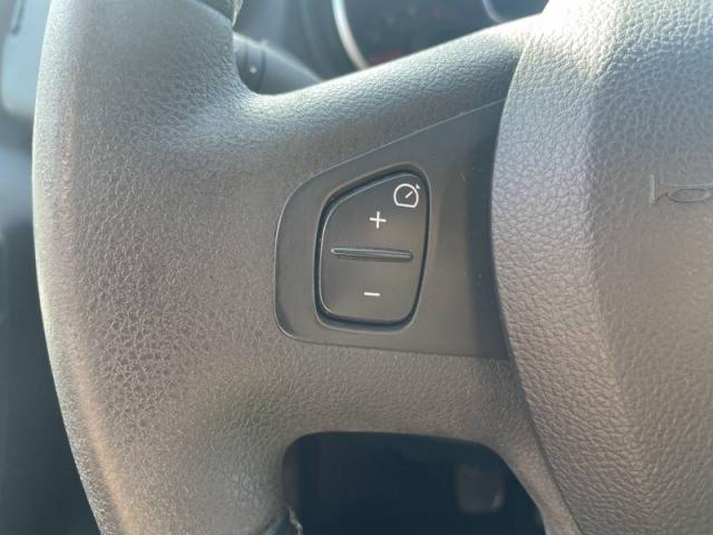 Nissan Nv300 image 6