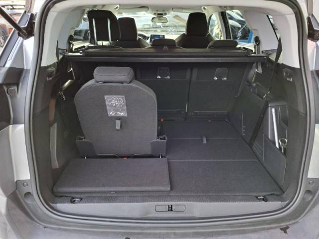 Peugeot 5008 image 3