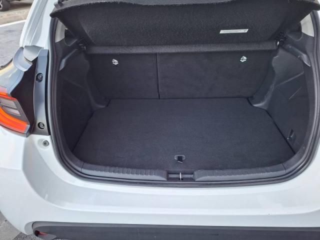 Toyota Yaris image 2