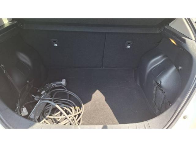 Nissan Leaf image 2