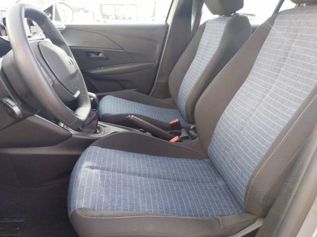 Peugeot 208 image 8