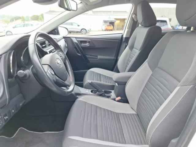 Toyota Auris image 4