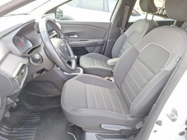 Dacia Jogger image 1