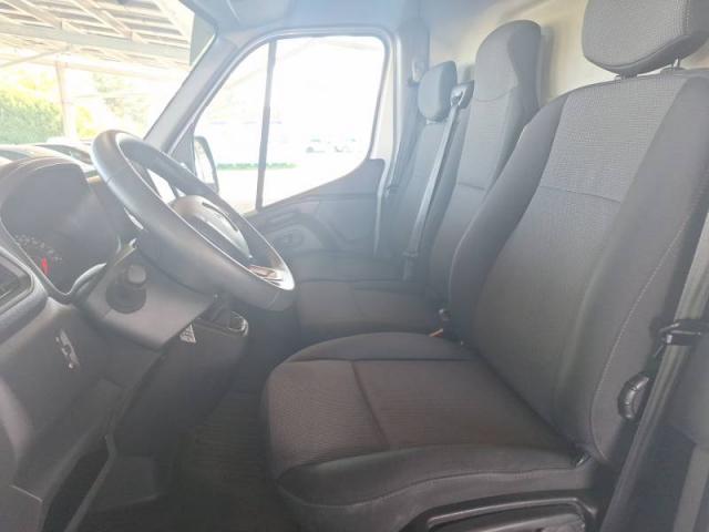 Renault Master image 1